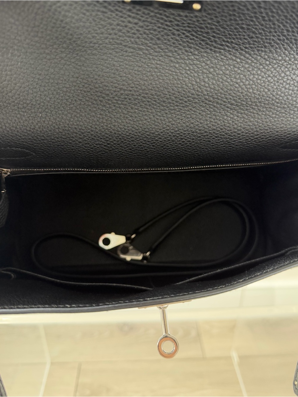 HERMES KELLY RETOURNE 28 NOIR TOGO CALFSKIN LEATHER - Picture 7 of 9
